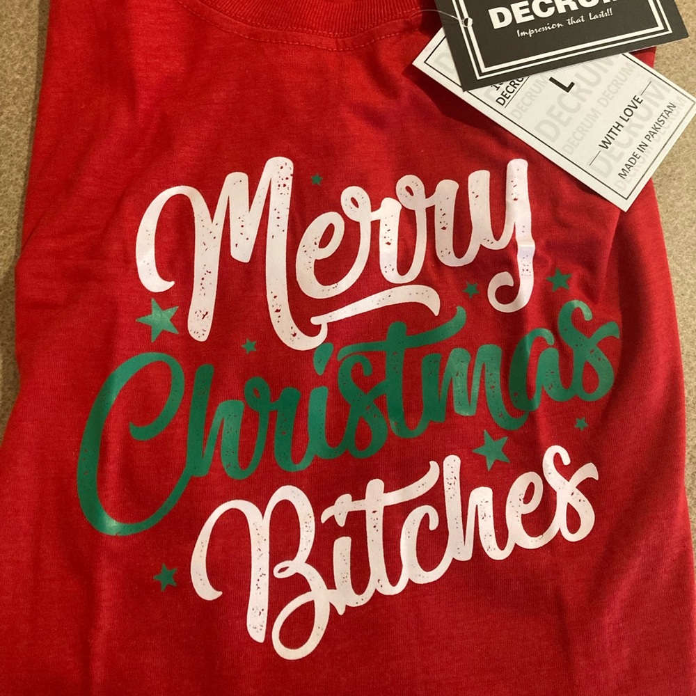 NWT Women’s Large Christmas shirt & mask!